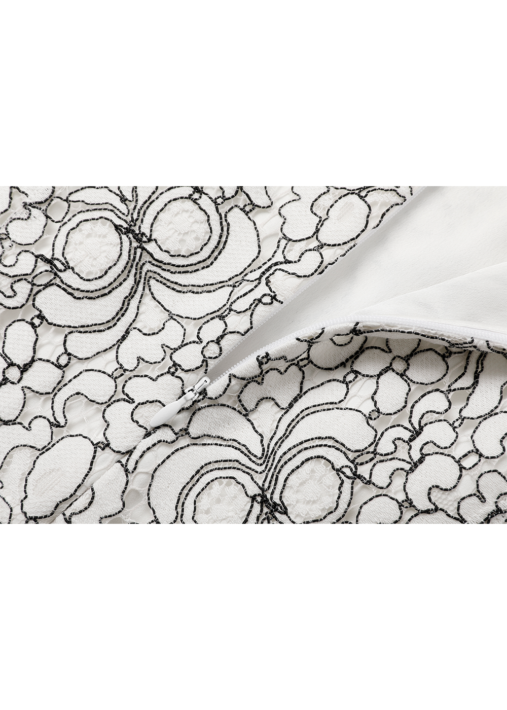 SALAZIA Black-White Colorblock Multi-Fiber Short-Sleeve Dresses