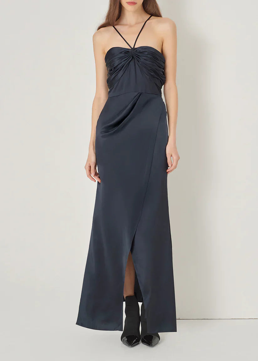 The Aesthetic of a Perfect Fit: When a Dress Meets Your True Self