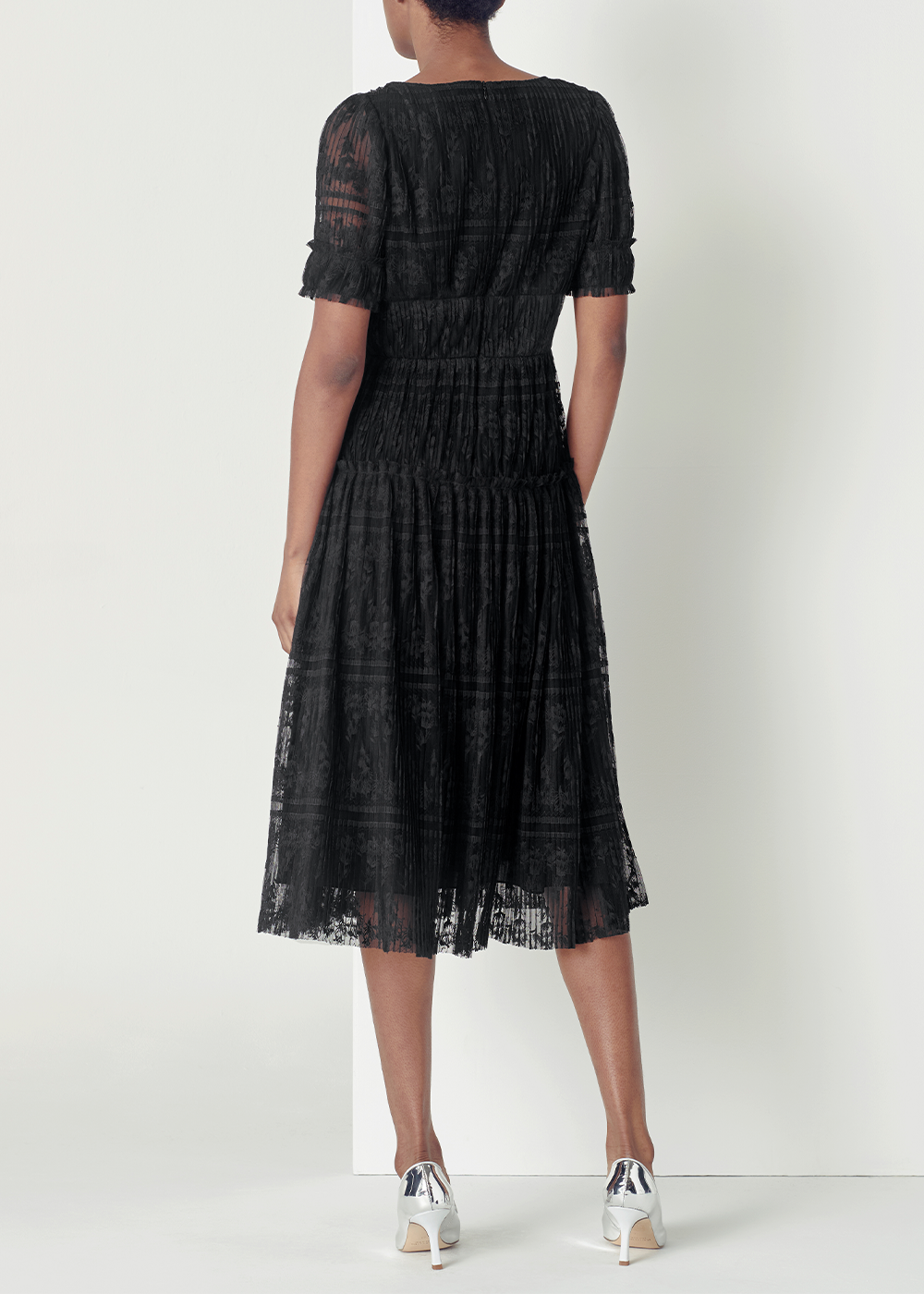 SALAZIA Black Short-Sleeve Dresses