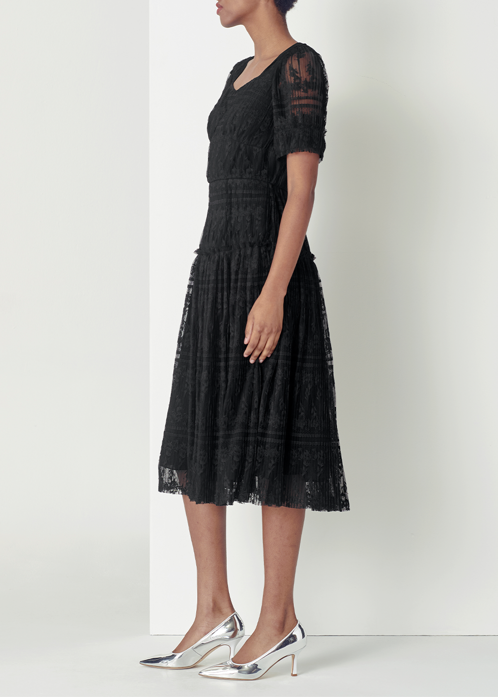 SALAZIA Black Short-Sleeve Dresses