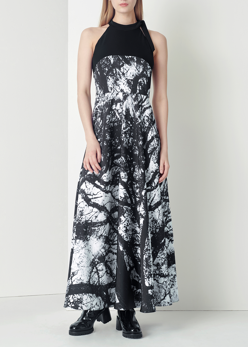 SALAZIA Black-White Tree Shadow Maxi Dresses