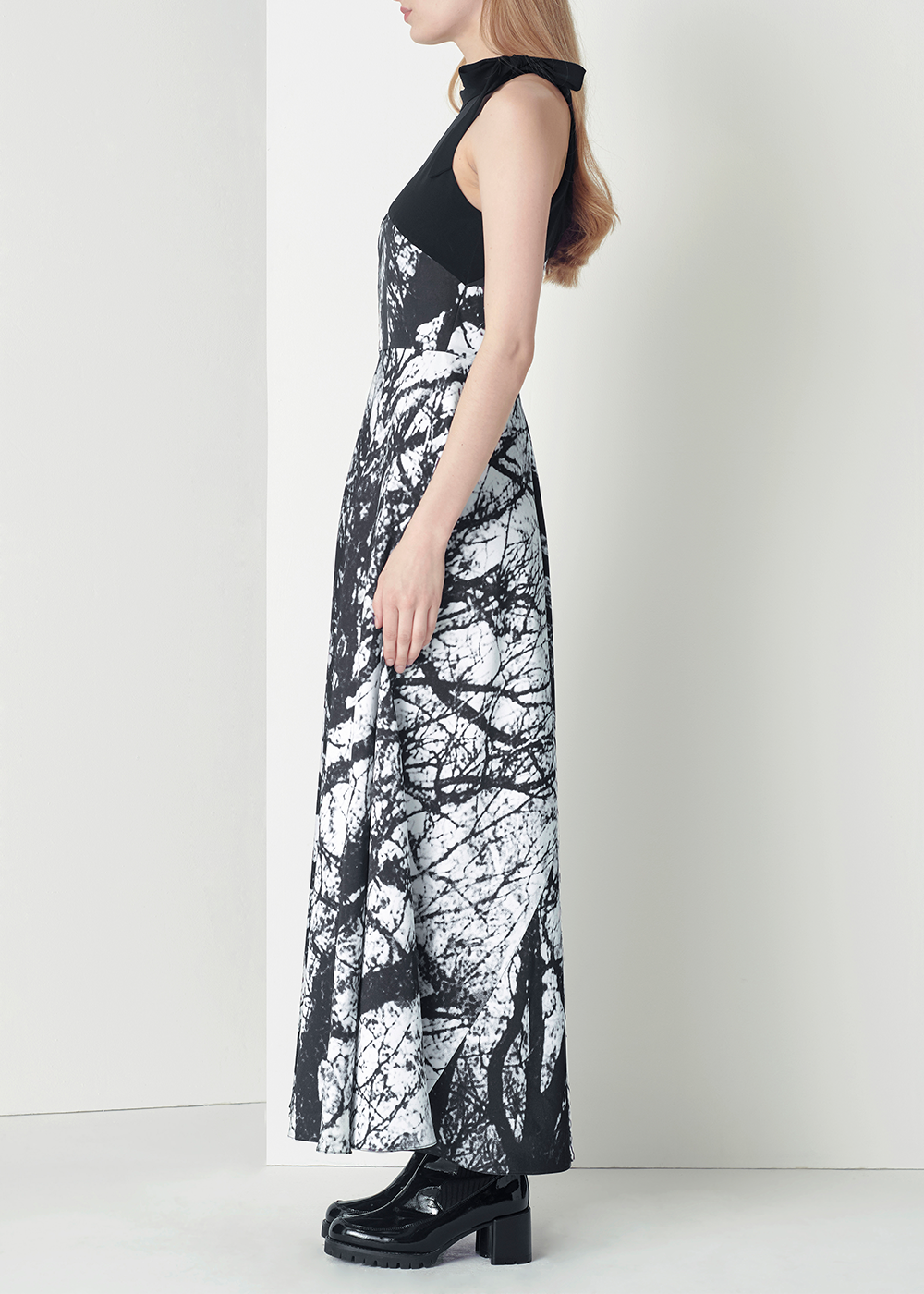 SALAZIA Black-White Tree Shadow Maxi Dresses
