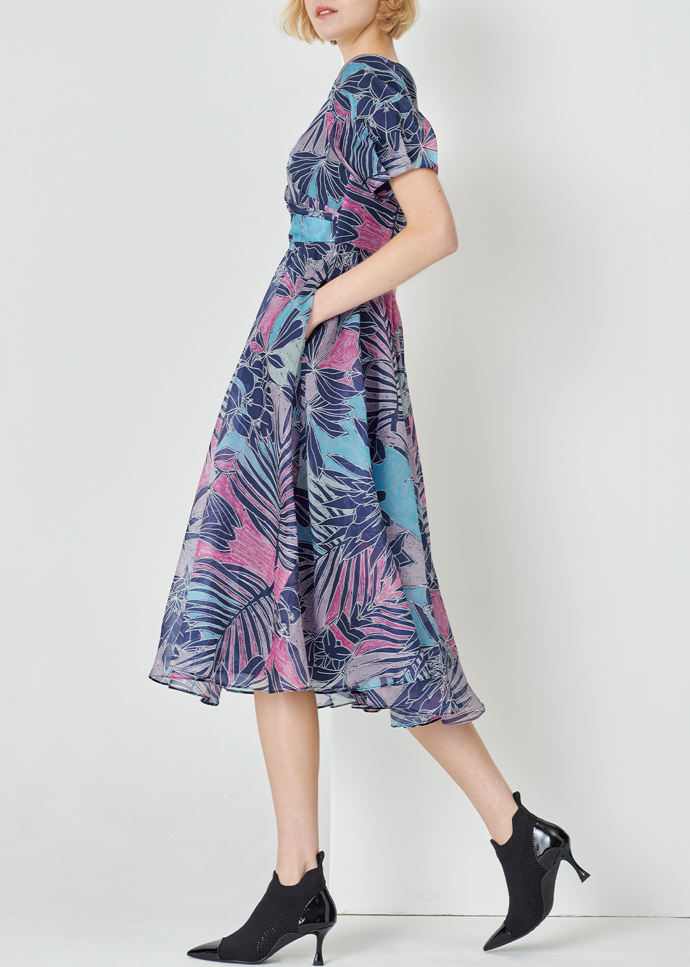 SALAZIA Colorful Jungle Silk Short-Sleeve Dresses