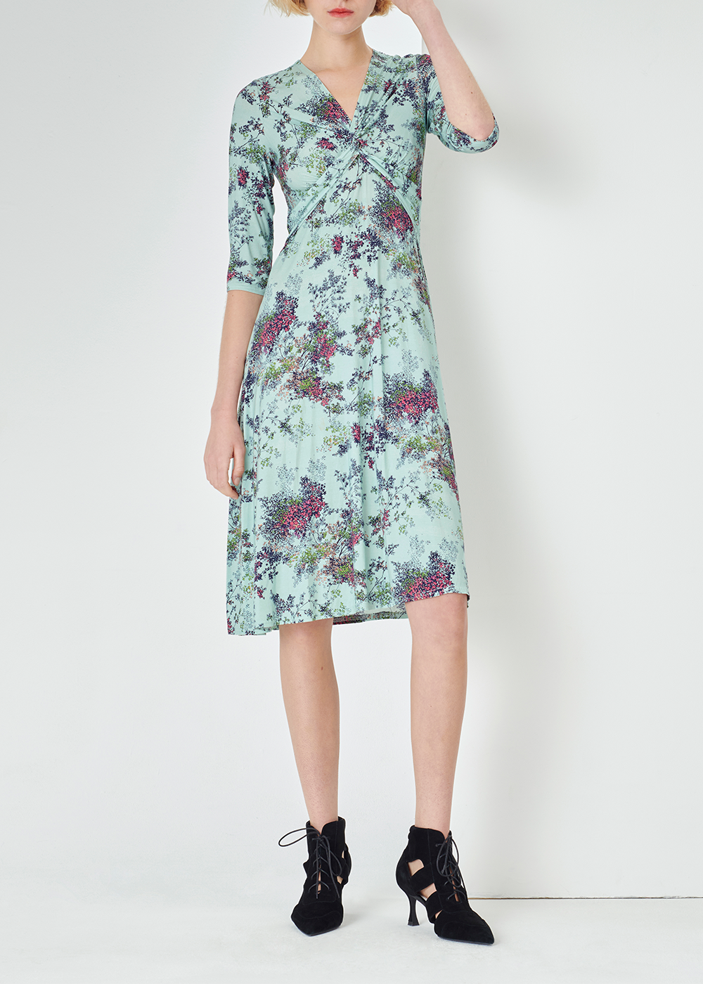 SALAZIA Light Green Summer Jungle Viscose Dresses