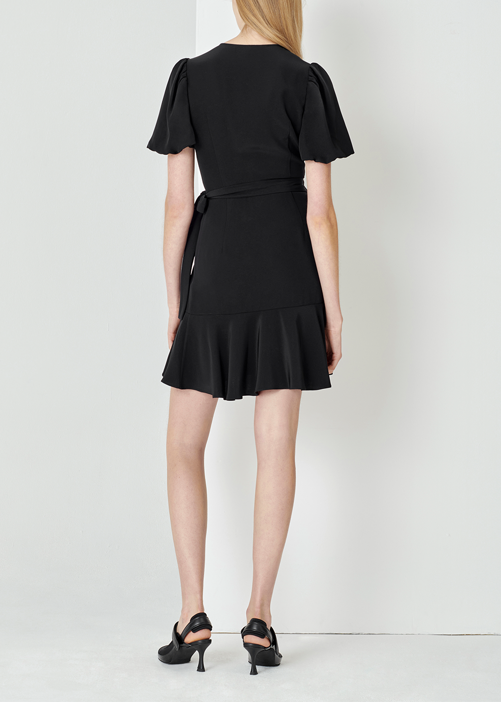 SALAZIA Black Acrylic Blend Short-Sleeve Dresses