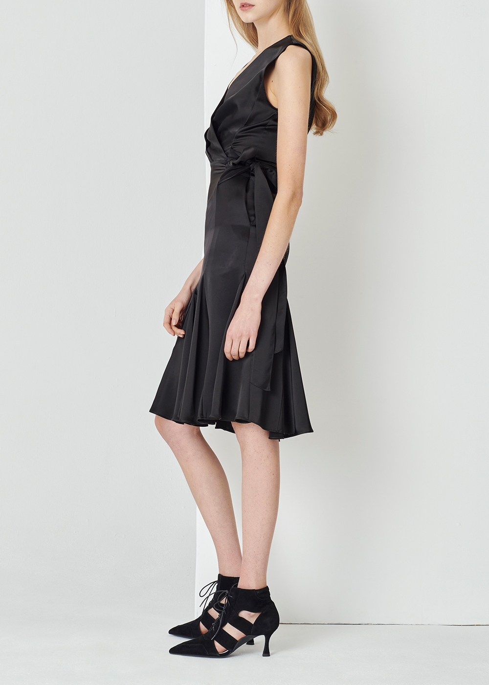 SALAZIA Black Acrylic Blend Short-Sleeve Dresses