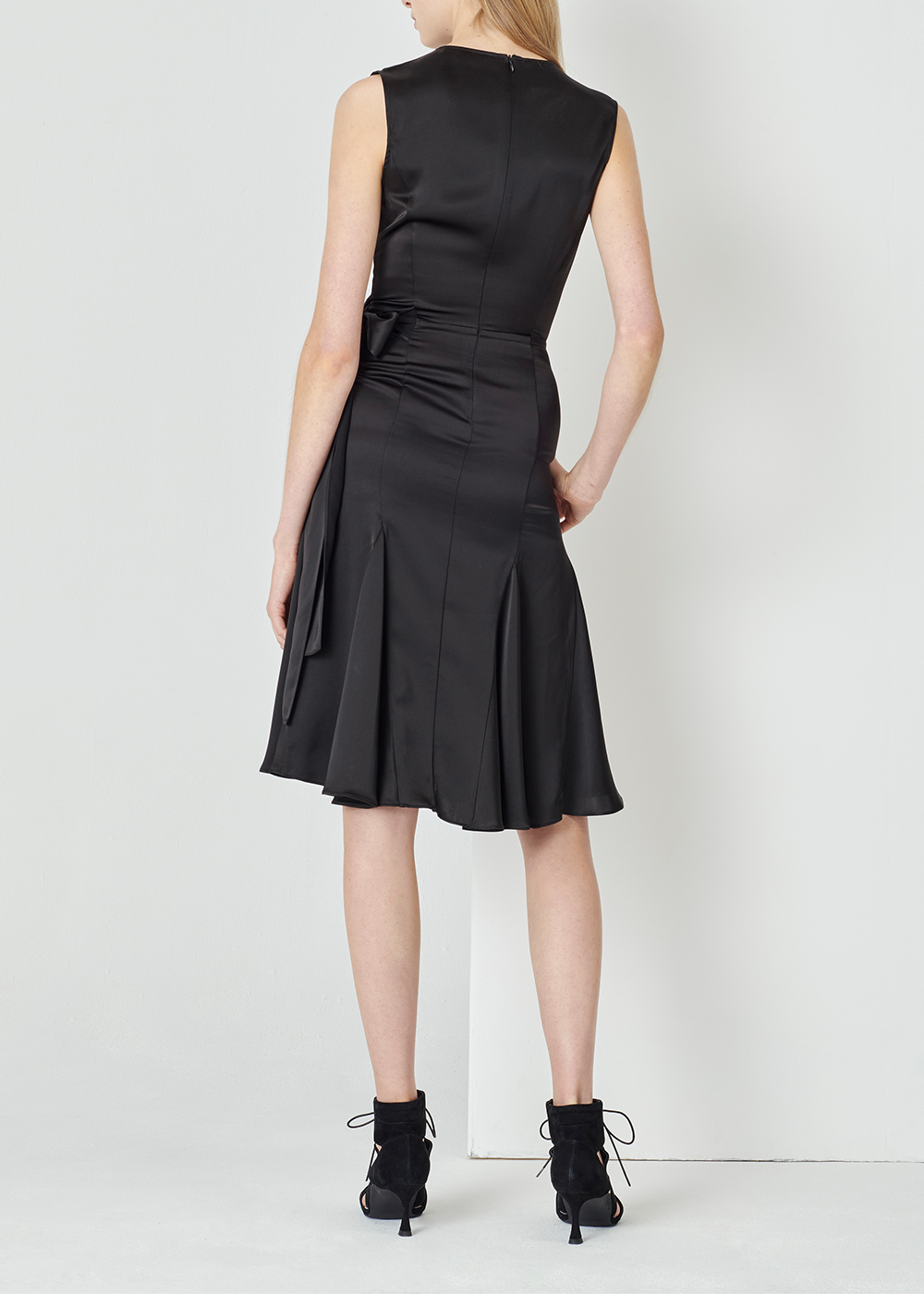 SALAZIA Black Acrylic Blend Short-Sleeve Dresses