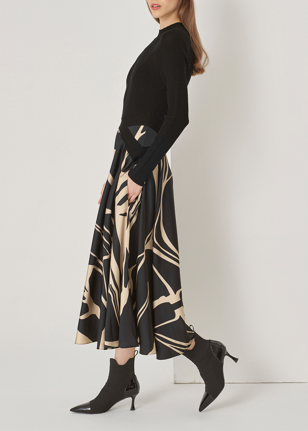 SALAZIA Black-Camel Line Art Wool Blend Dresses
