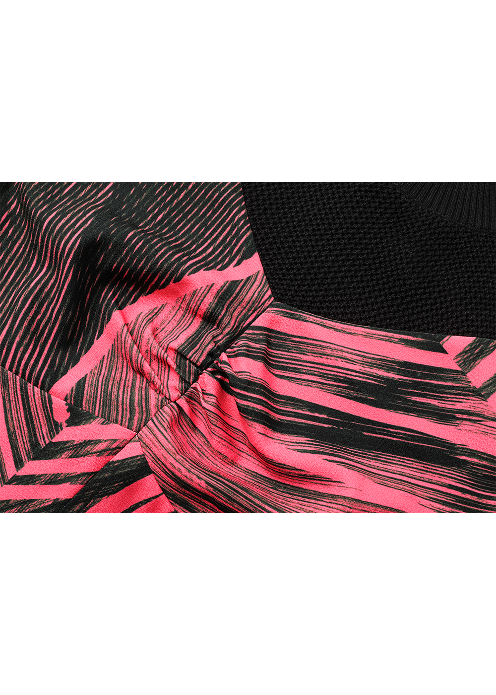 SALAZIA Red-Black Snow Trail Dresses