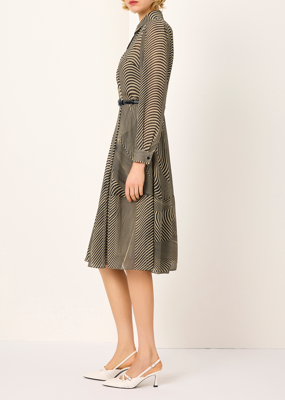 SALAZIA Black-Apricot Wave Print Dresses
