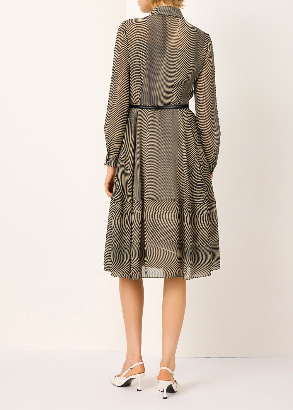 SALAZIA Black-Apricot Wave Print Dresses