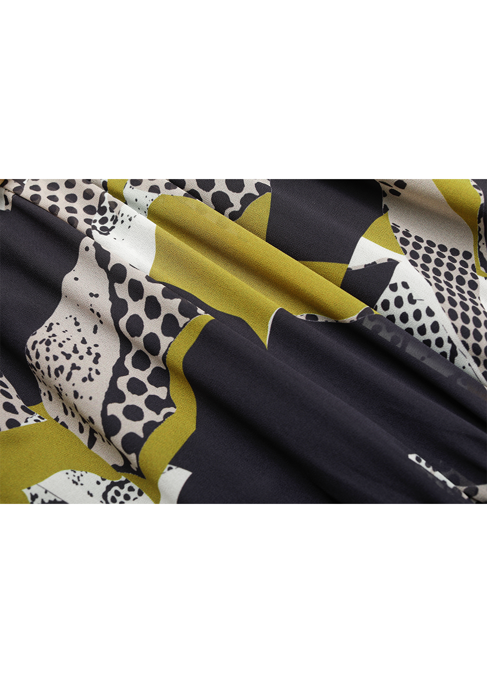 SALAZIA Black White Abstract Blouses
