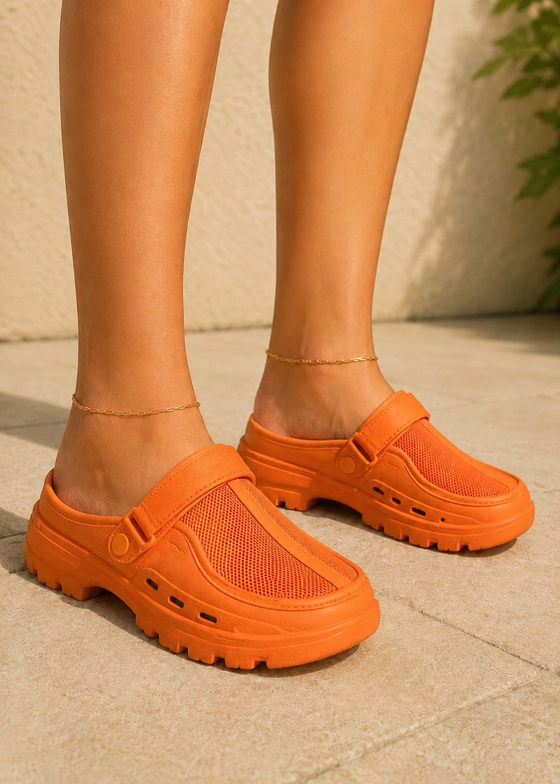 SALAZIA Mesh Strap Closed-Toe Clog Sandals
